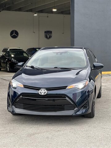 The 2019 Toyota Corolla LE photos