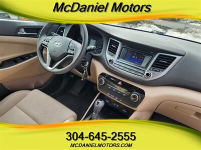 2016 Hyundai TUCSON SE - Photo 10 - Ronceverte, WV 24970