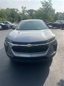 2025 Chevrolet Trax LS - Photo 3 - Newport, KY 41071