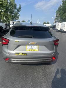 2025 Chevrolet Trax LS - Photo 5 - Newport, KY 41071