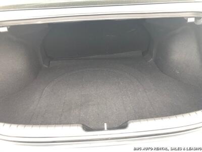 2023 Hyundai Elantra SEL - Photo 5 - Newport, KY 41071