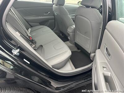 2024 Hyundai Elantra SEL - Photo 8 - Newport, KY 41071