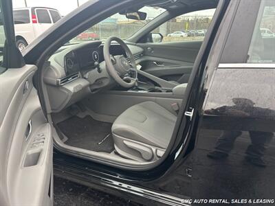 2024 Hyundai Elantra SEL - Photo 5 - Newport, KY 41071