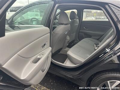 2024 Hyundai Elantra SEL - Photo 7 - Newport, KY 41071
