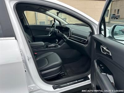 2023 Kia Sportage EX - Photo 8 - Newport, KY 41071