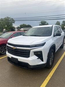 2024 Chevrolet Traverse LS   - Photo 1 - Newport, KY 41071