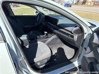 2025 Kia K4 LXS - Photo 8 - Newport, KY 41071