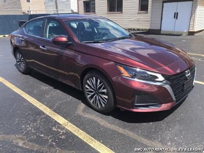2023 Nissan Altima 2.5 SV - Photo 4 - Newport, KY 41071