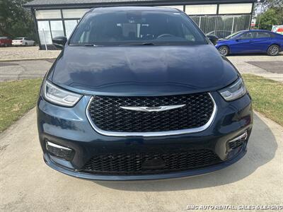 2025 Chrysler Pacifica Select   - Photo 4 - Newport, KY 41071