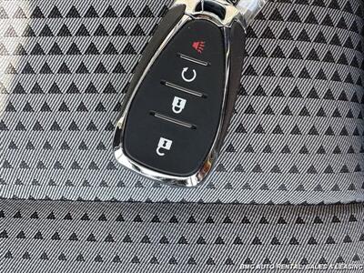 2025 Chevrolet Trax LT - Photo 11 - Newport, KY 41071