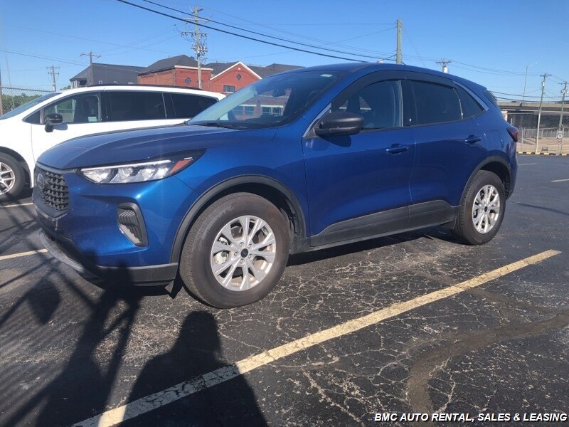 2023 Ford Escape   - Photo 1 - Newport, KY 41071