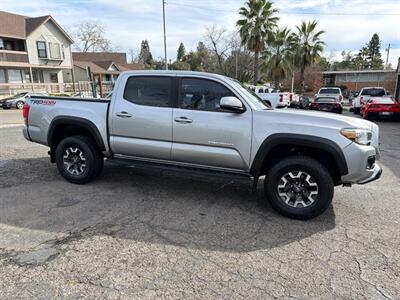 2017 Toyota Tacoma Double Cab TRD Off-Road*4X4*Rear Camera* - Photo 6 - Fair Oaks, CA 95628