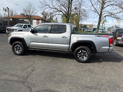 2017 Toyota Tacoma Double Cab TRD Off-Road*4X4*Rear Camera* - Photo 12 - Fair Oaks, CA 95628
