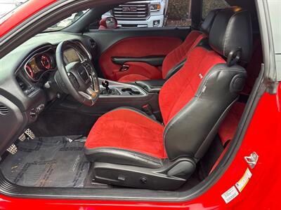 2016 Dodge Challenger SRT Hellcat*6 Speed Manual*Moon Roof*One Owner* - Photo 14 - Fair Oaks, CA 95628