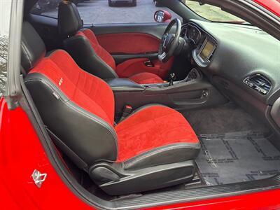 2016 Dodge Challenger SRT Hellcat*6 Speed Manual*Moon Roof*One Owner* - Photo 20 - Fair Oaks, CA 95628