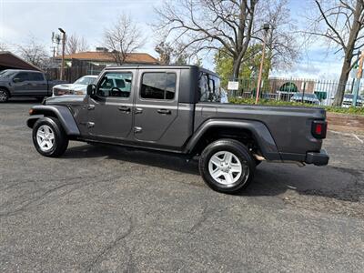 2022 Jeep Gladiator Sport S *4X4*Rear Camera*Hard Top*One Owner* - Photo 13 - Fair Oaks, CA 95628
