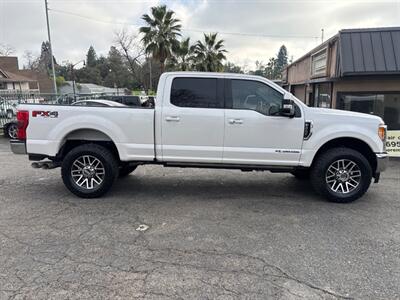 2018 Ford F-250 Super Duty Lariat SuperCrew*4X4*Tow Package*Moon Roof*FX4* - Photo 6 - Fair Oaks, CA 95628