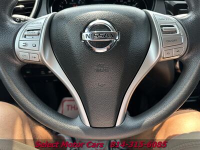 2015 Nissan Rogue SV   - Photo 14 - Erie, PA 16505