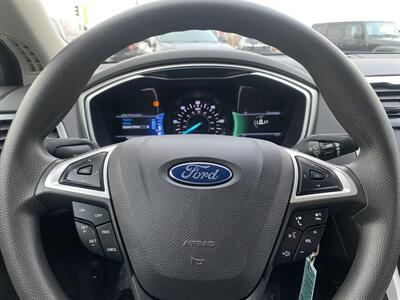 2014 Ford Fusion Hybrid SE   - Photo 12 - Palatine, IL 60074