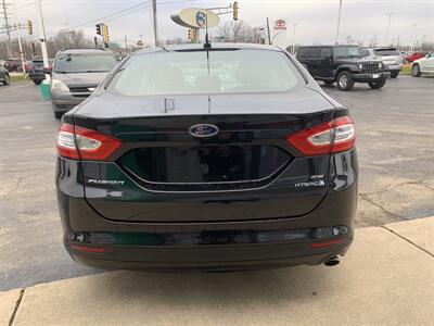 2014 Ford Fusion Hybrid SE   - Photo 2 - Palatine, IL 60074