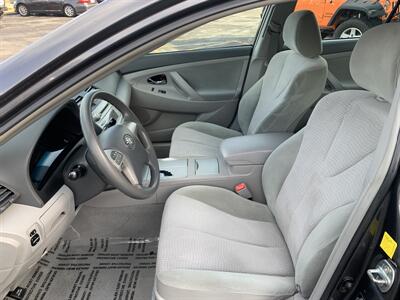 2011 Toyota Camry LE - Photo 17 - Palatine, IL 60074