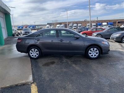 2011 Toyota Camry LE - Photo 6 - Palatine, IL 60074