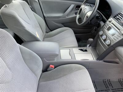 2011 Toyota Camry LE - Photo 11 - Palatine, IL 60074