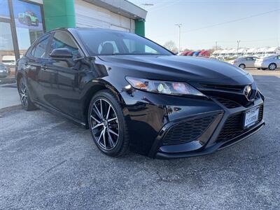 2021 Toyota Camry SE   - Photo 3 - Palatine, IL 60074