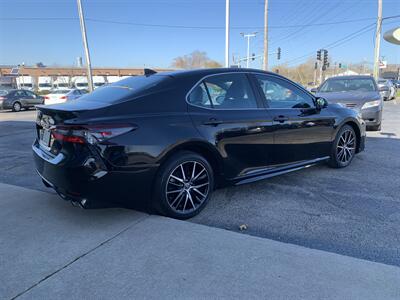 2021 Toyota Camry SE   - Photo 5 - Palatine, IL 60074