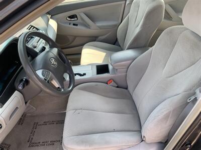 2009 Toyota Camry LE   - Photo 15 - Palatine, IL 60074
