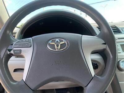 2009 Toyota Camry LE   - Photo 17 - Palatine, IL 60074