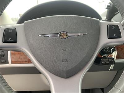 2008 Chrysler Town and Country Touring   - Photo 7 - Palatine, IL 60074