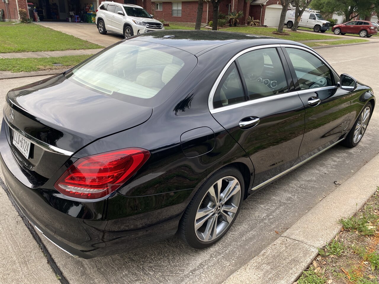 2018 Mercedes-Benz C 300 LEATHER ROOF NAVI HEATED SEATS ONLY 61K MLS   - Photo 5 - Houston, TX 77031