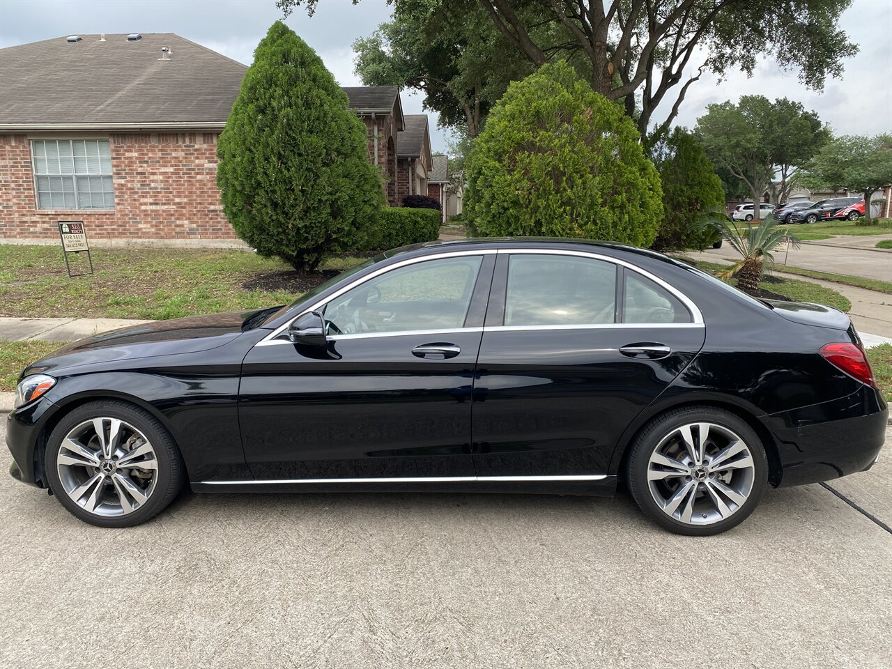 2018 Mercedes-Benz C 300 LEATHER ROOF NAVI HEATED SEATS ONLY 61K MLS   - Photo 10 - Houston, TX 77031