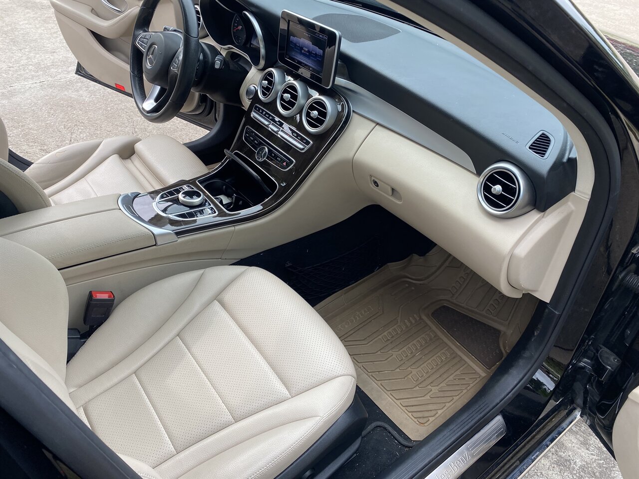2018 Mercedes-Benz C 300 LEATHER ROOF NAVI HEATED SEATS ONLY 61K MLS   - Photo 17 - Houston, TX 77031