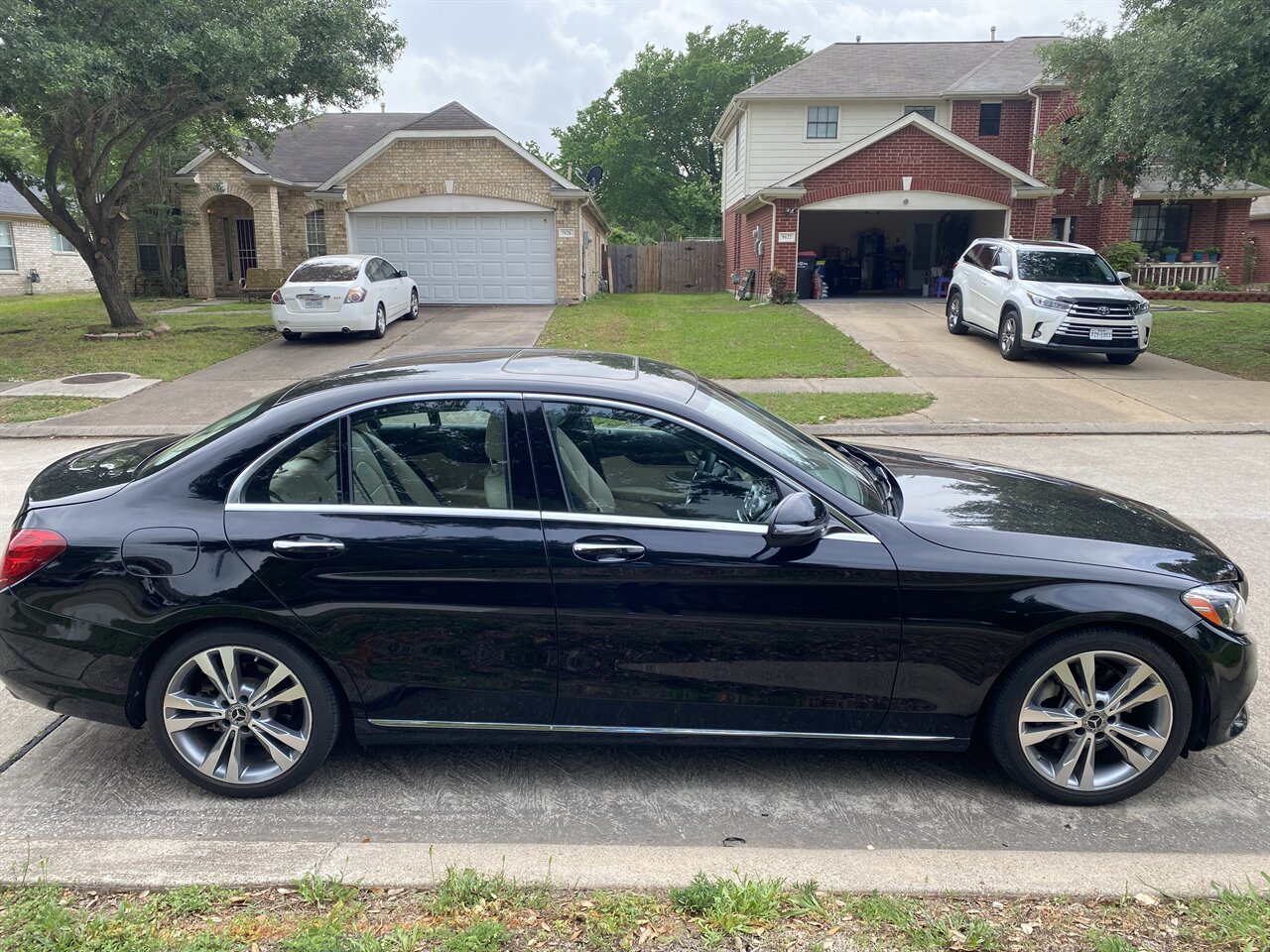 2018 Mercedes-Benz C 300 LEATHER ROOF NAVI HEATED SEATS ONLY 61K MLS   - Photo 4 - Houston, TX 77031