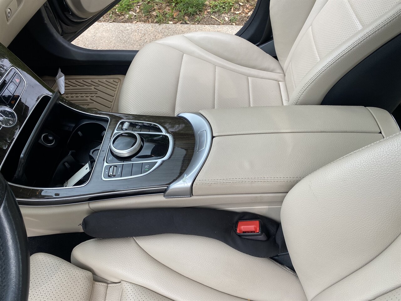 2018 Mercedes-Benz C 300 LEATHER ROOF NAVI HEATED SEATS ONLY 61K MLS   - Photo 23 - Houston, TX 77031