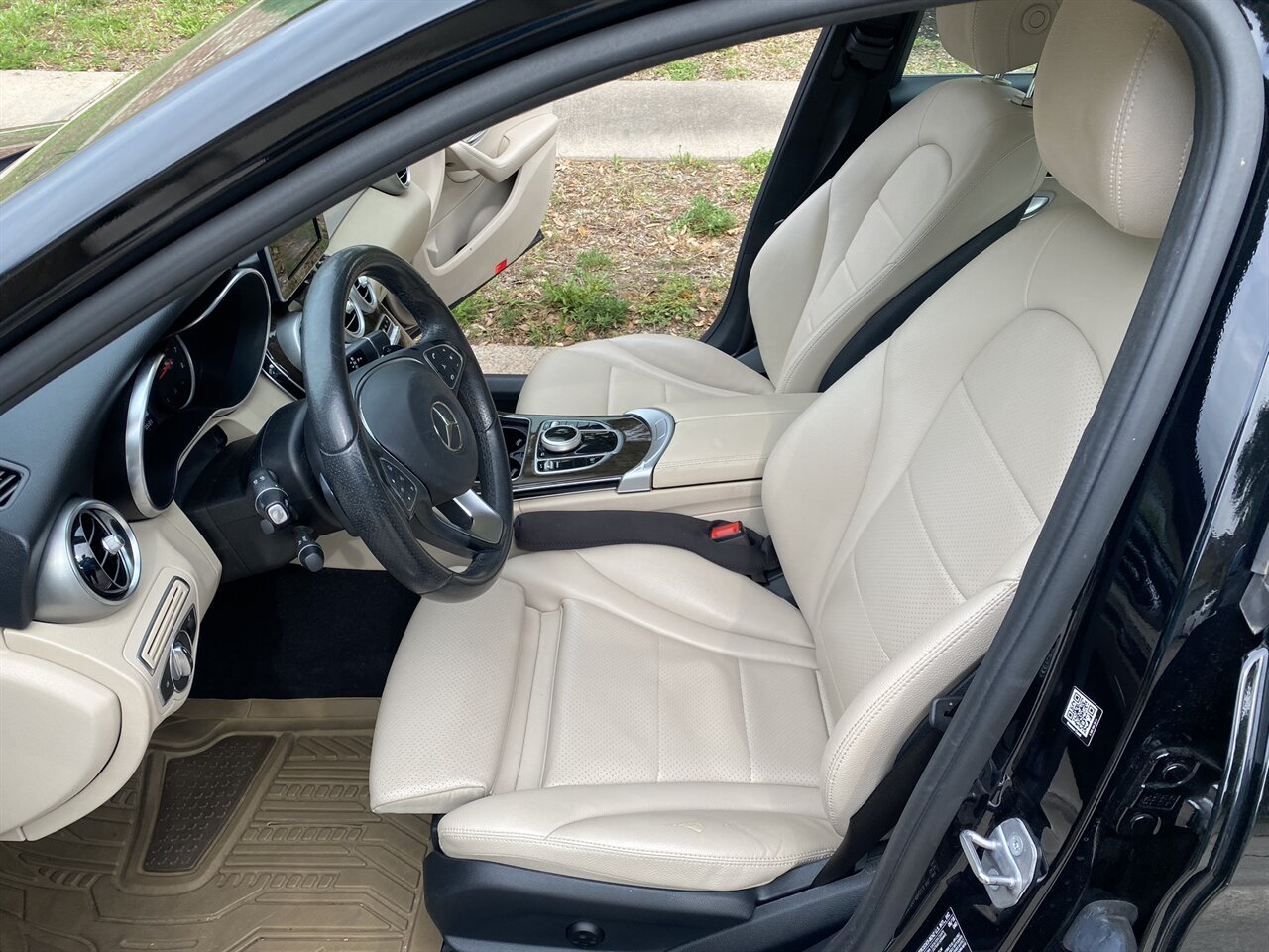 2018 Mercedes-Benz C 300 LEATHER ROOF NAVI HEATED SEATS ONLY 61K MLS   - Photo 15 - Houston, TX 77031