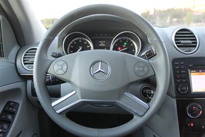 2012 Mercedes-Benz GL 450 4MATIC 2 ROOFS HEATED SEATS NAV REARCAM   - Photo 32 - Houston, TX 77031