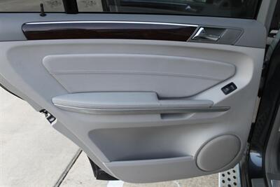 2012 Mercedes-Benz GL 450 4MATIC 2 ROOFS HEATED SEATS NAV REARCAM   - Photo 69 - Houston, TX 77031