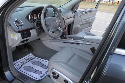 2012 Mercedes-Benz GL 450 4MATIC 2 ROOFS HEATED SEATS NAV REARCAM   - Photo 37 - Houston, TX 77031