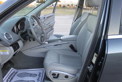 2012 Mercedes-Benz GL 450 4MATIC 2 ROOFS HEATED SEATS NAV REARCAM   - Photo 38 - Houston, TX 77031