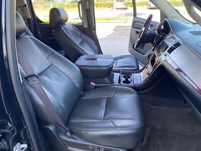 2012 Cadillac Escalade ESV PREMIUM AWD NAV CAM DVD HEATED SEATS 3rd ROW   - Photo 43 - Houston, TX 77031