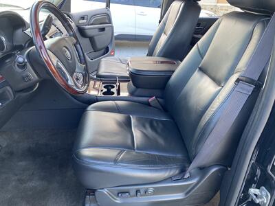 2012 Cadillac Escalade ESV PREMIUM AWD NAV CAM DVD HEATED SEATS 3rd ROW   - Photo 39 - Houston, TX 77031