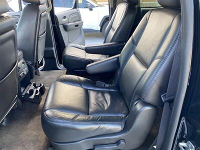 2012 Cadillac Escalade ESV PREMIUM AWD NAV CAM DVD HEATED SEATS 3rd ROW   - Photo 44 - Houston, TX 77031