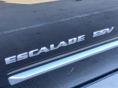 2012 Cadillac Escalade ESV PREMIUM AWD NAV CAM DVD HEATED SEATS 3rd ROW   - Photo 11 - Houston, TX 77031