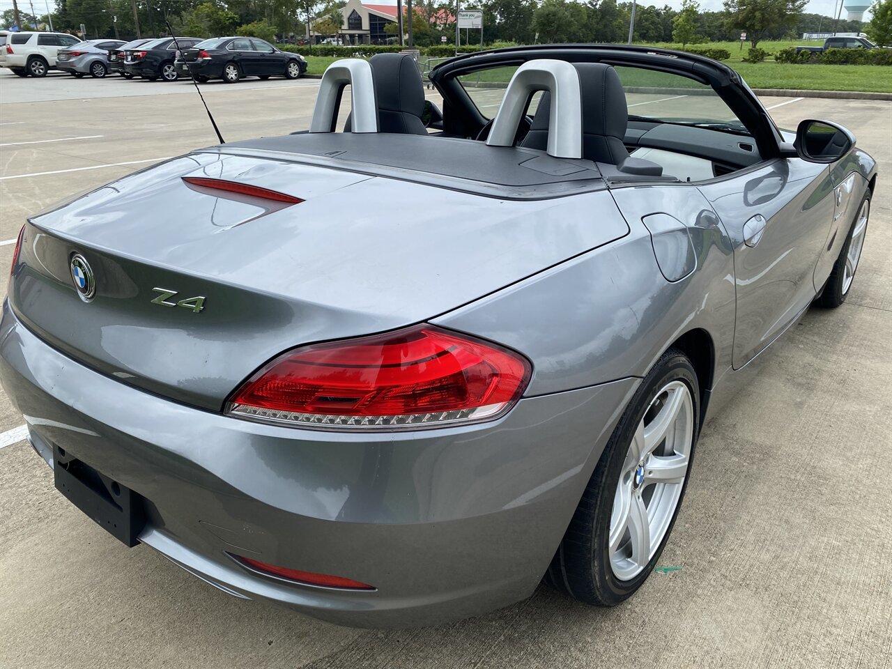 2011 BMW Z4 sDrive30i CONVERTIBLE HEATED SEATS ONLY 40K MILES   - Photo 11 - Houston, TX 77031