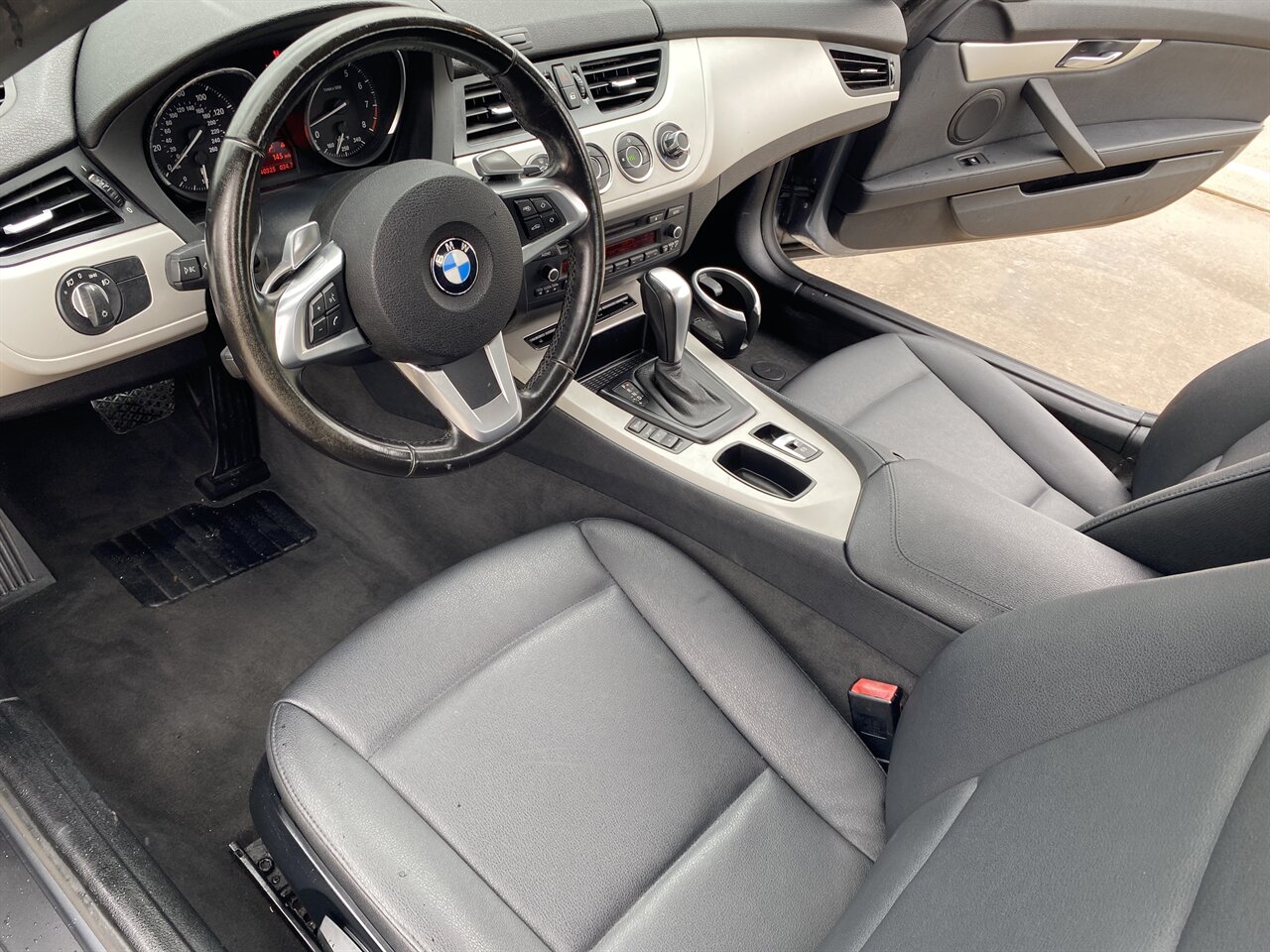 2011 BMW Z4 sDrive30i CONVERTIBLE HEATED SEATS ONLY 40K MILES   - Photo 42 - Houston, TX 77031