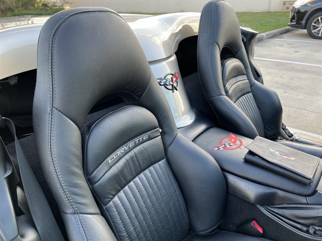 2002 Chevrolet Corvette CONVERTIBLE AUTO MICHELIN TIRES AUTO ONLY 82K MLS - Photo 49 - Houston, TX 77031