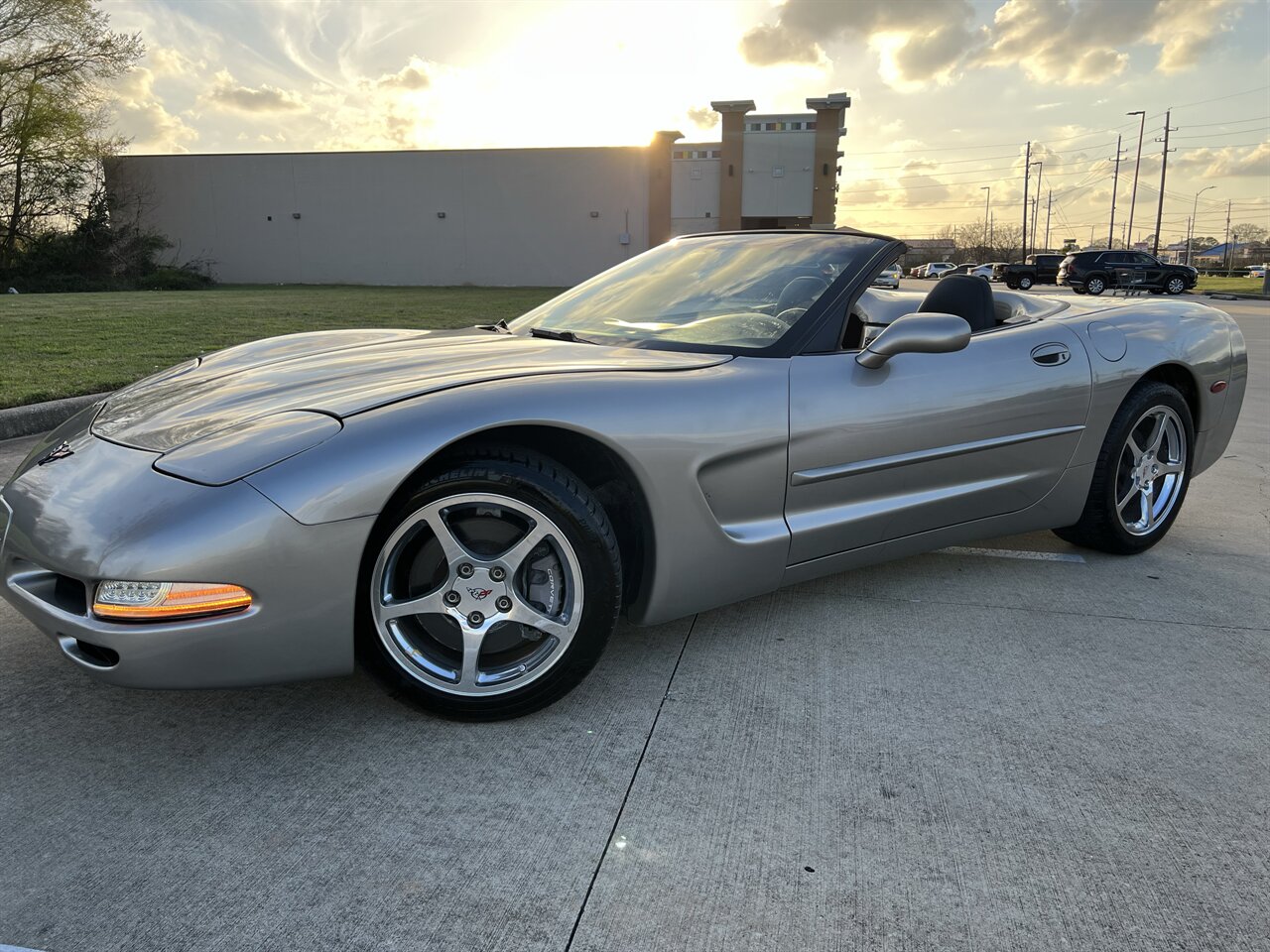 2002 Chevrolet Corvette CONVERTIBLE AUTO MICHELIN TIRES AUTO ONLY 82K MLS - Photo 15 - Houston, TX 77031